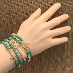 🌼 5 Beaded Cross Green Gold Stacking Stretch Bracelet